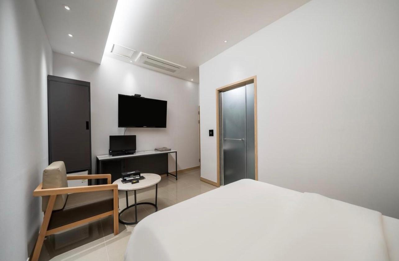 Hotel Myeong Jak Suwon Eksteriør billede