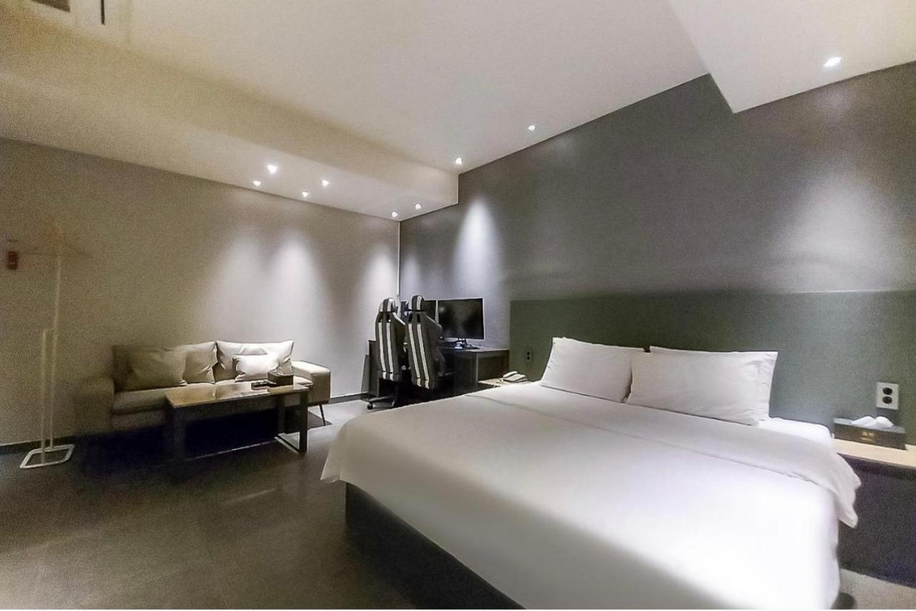 Hotel Myeong Jak Suwon Eksteriør billede